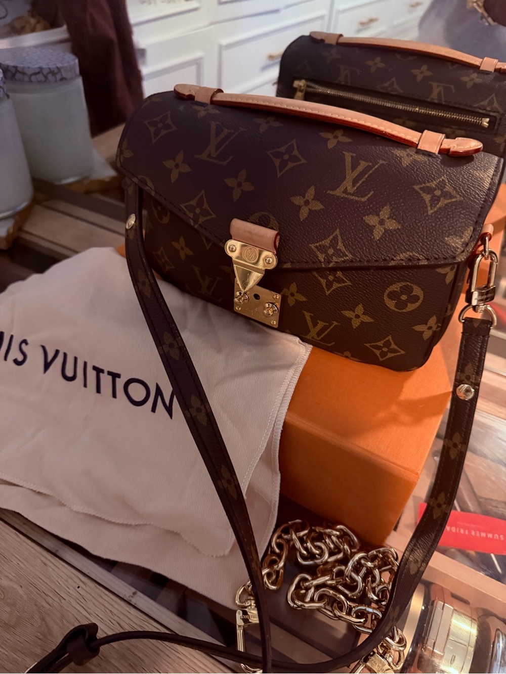 Louis Vuitton Pochette Métis East-West - Picture 8 of 9